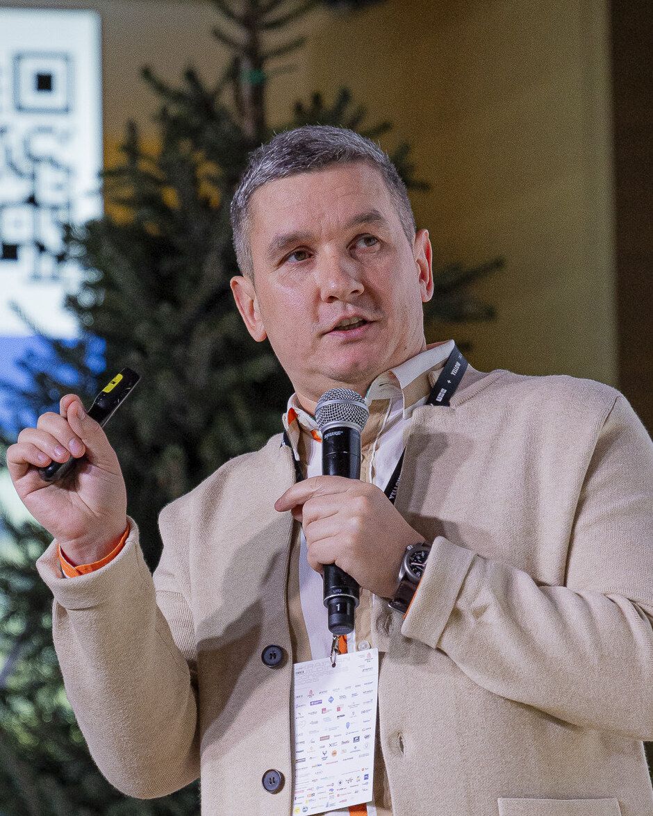 Олександр Ляпін